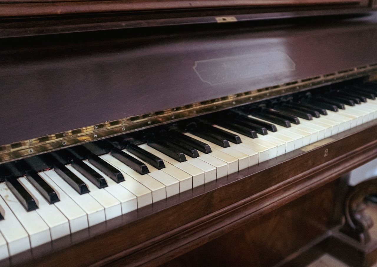 Piano vintage ambiance années 30 au Studio Hop école de danses Swing