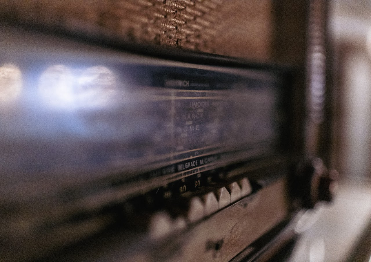 Radio vintage, ambiance rétro années 30 au Studio Hop