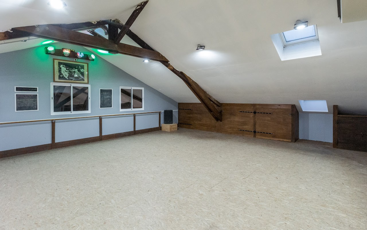 Le Studio Hop propose deux salles de danses dont la mezzanine, pour apprendre les danses Swing à Toulouse