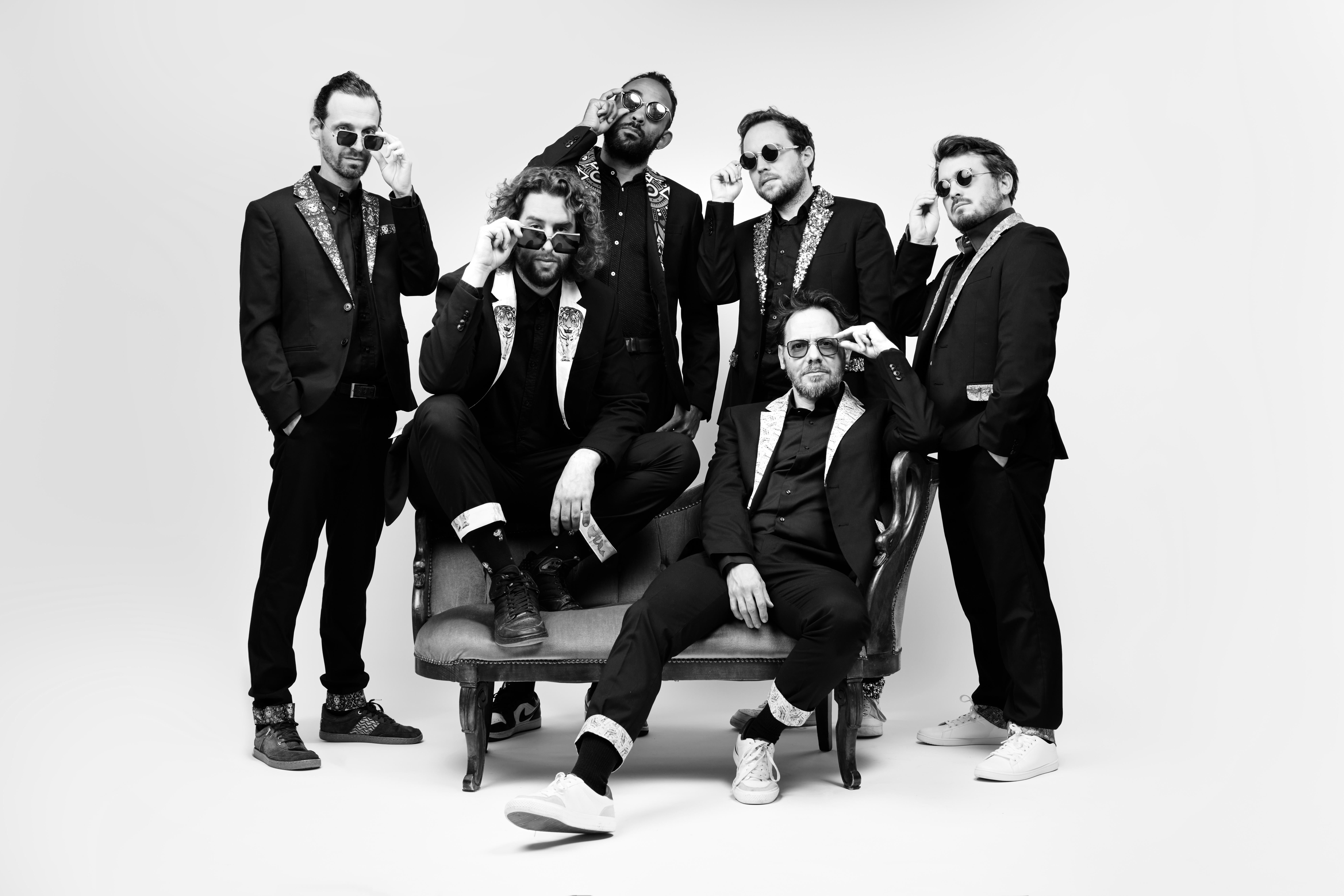 studiohop-meetthemusic-toulousehotclub Pour la troisième année, le Toulouse Hot Club, sextet Swing / RnB / New Orleans multiforme reprend du service, pour continuer cette belle experience qu'est Meet The Music, qui allie pédagogie, musicalité, danse, culture et blagues nulles.